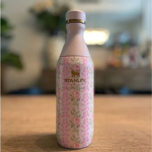 The Stanley X LoveShackFancy All Day Slim Bottle | 12 Oz

Brand new - Picture 4 of 5